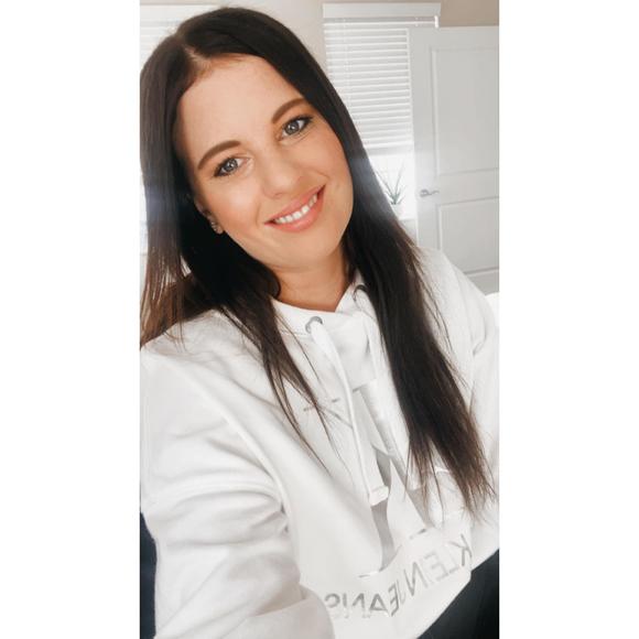Meet your Posher, Michaela - Picture 1 of 1